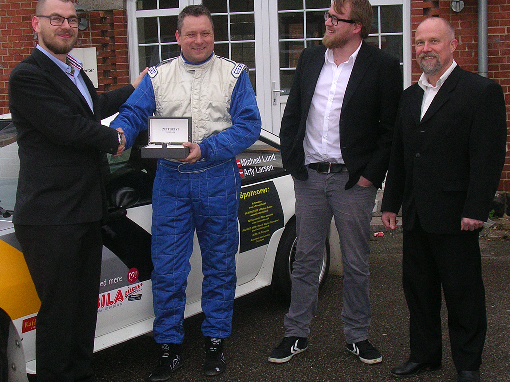 Michael’s Rallyteam har indgået samarbejde med Zeitgeist Denmark, som producerer eksklusive armbåndsure med base i Høng. Fra venstre ses Rasmus Kørner Henriksen, Michael Lund, Thomas Hass Augustsen og Erling Timann Jensen. Mathis Andersen, som indgår i firmaet Zeitgeist Denmark, var ikke til stede ved præsentationen
(Foto: Troels Lund)